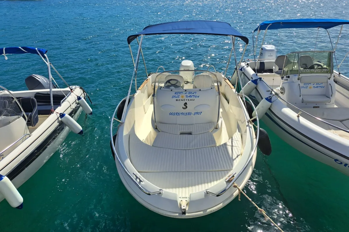 Beneteau Flyer 550 boat rental in Cres, photo 2