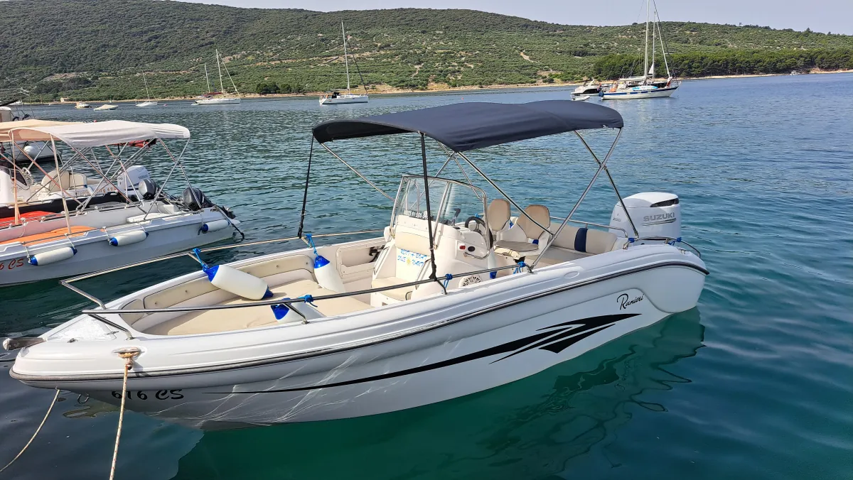 Ranieri Stargate boat rental in Cres