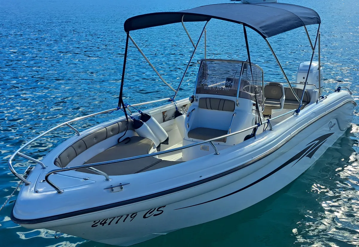 Ranieri Voyager 22 boat rental in Cres, photo 4